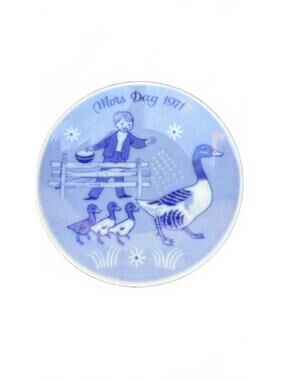 1971 Limited Edition Mother’s Day Plate by Porsgrunds Norway